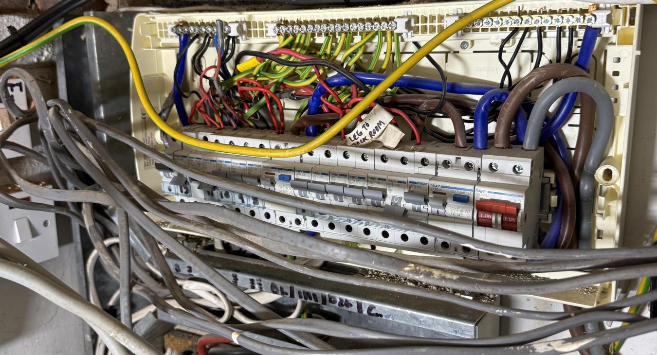 Fuse Box Upgrade in Worcester Park – 5-Bedroom Detached House