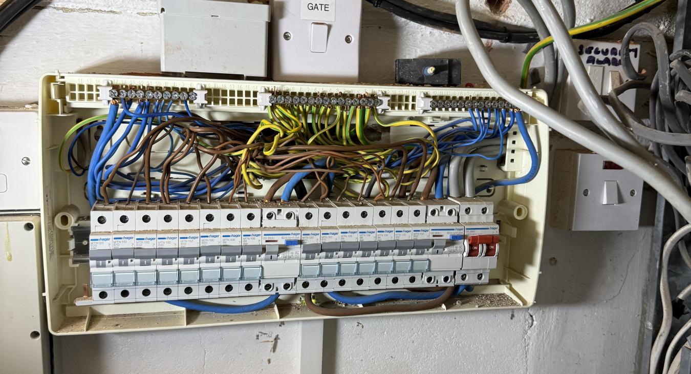 Fuse Box Upgrade in Worcester Park – 5-Bedroom Detached House