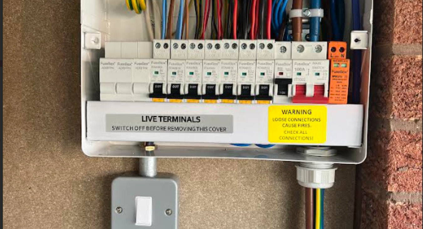 Fuse Box Upgrade in Addlestone: Is It Time to Replace Your Old Fuse Box?